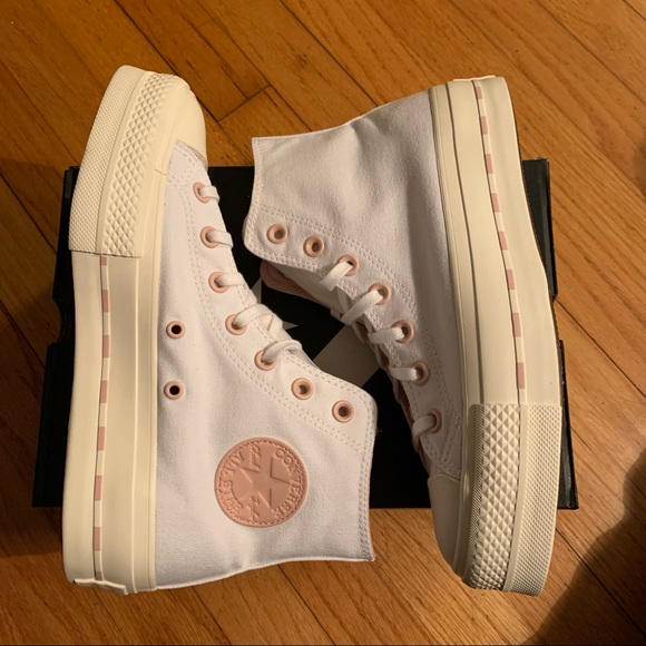 NWT Converse High Top Platform Sneakers Last pair ๐ - Picture 2 of 9